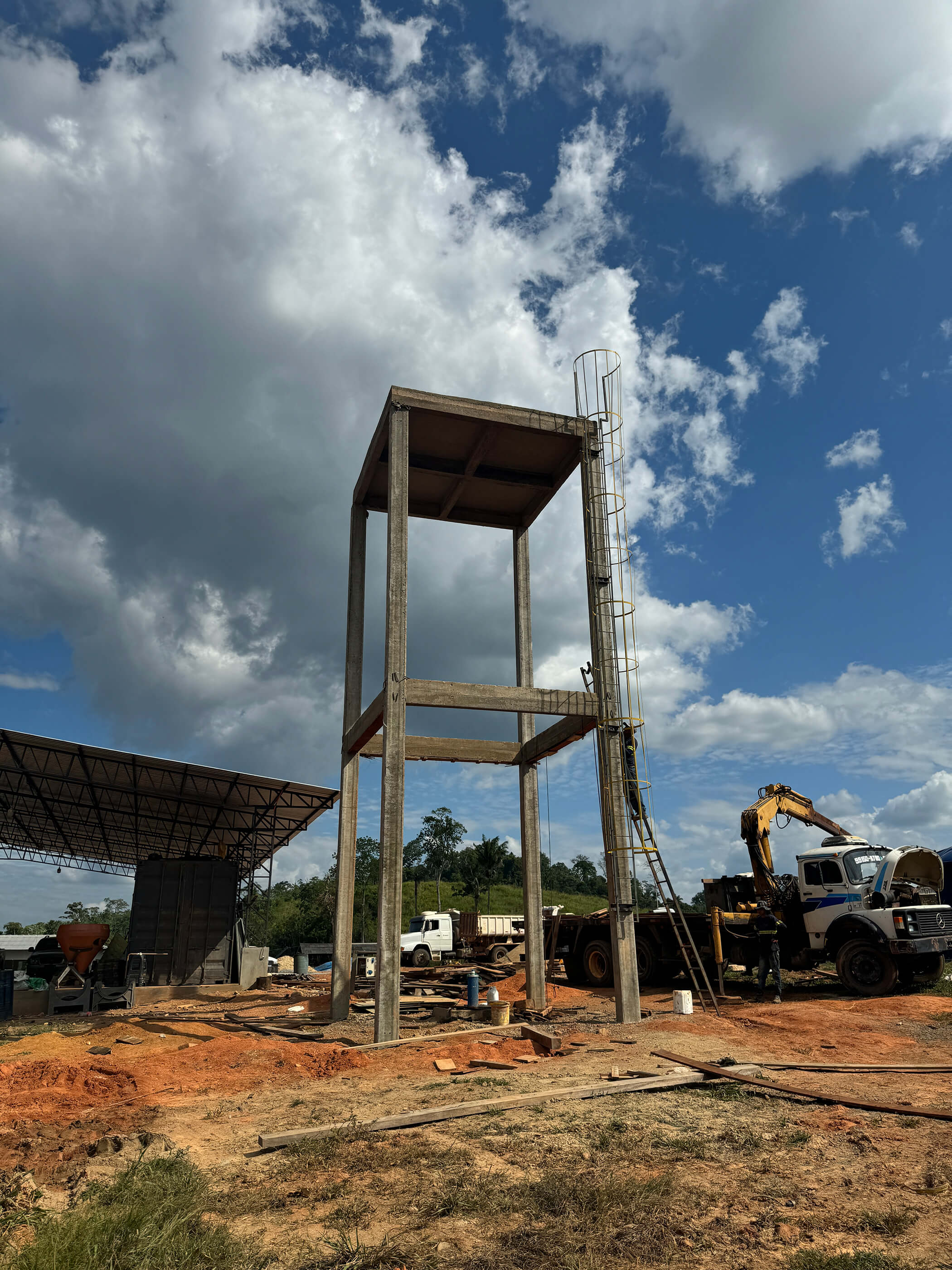 Base para caixa d'água em construção